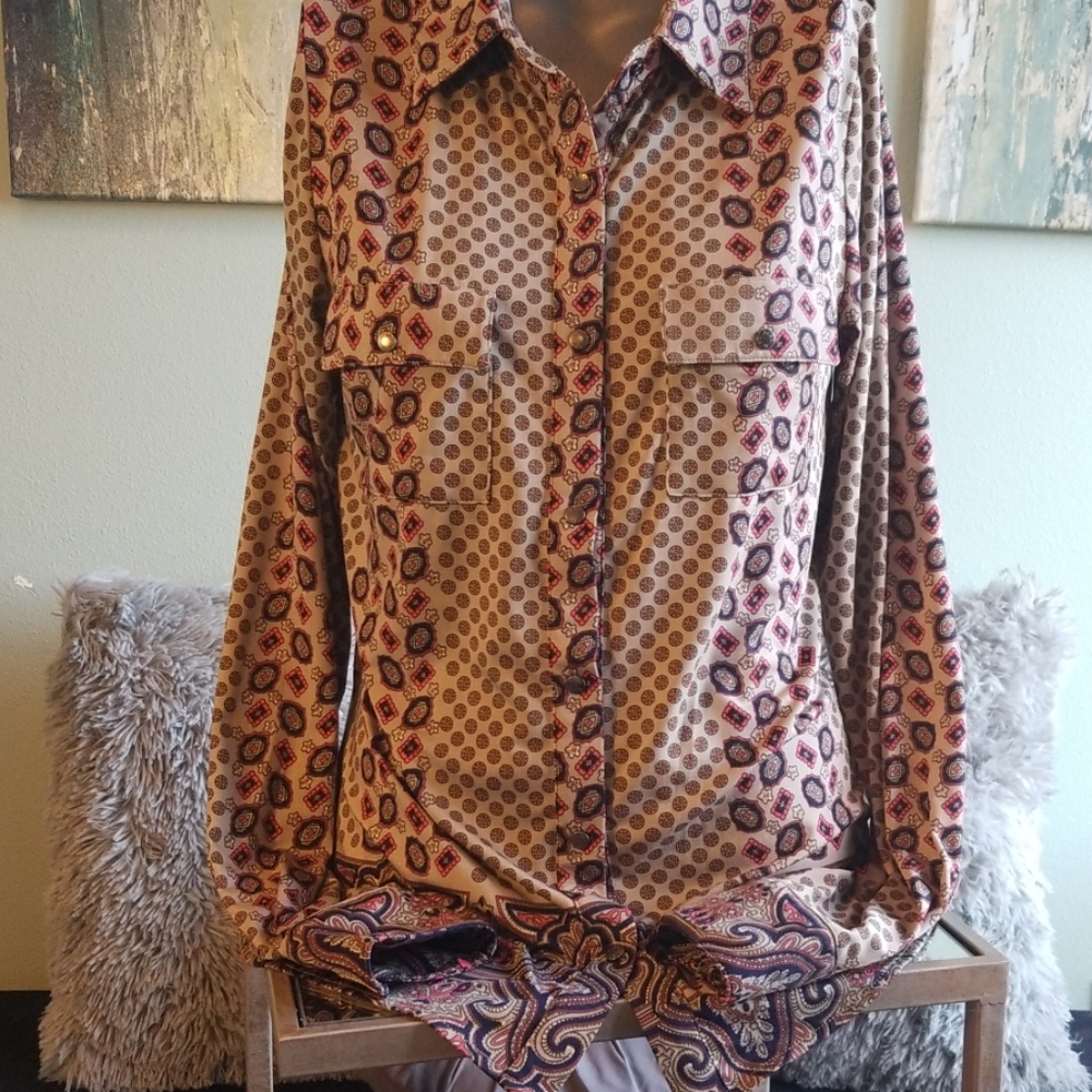 BCBG MAXAZRIA snap up top